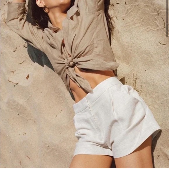 Aritzia Wilfred Fable Linen shorts - white, light birch - NWOT -pleated tailored - Picture 1 of 8